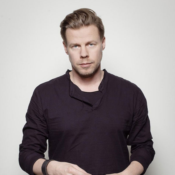 Réserver Ferry Corsten